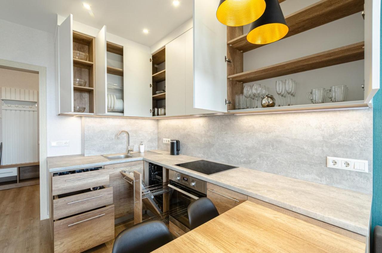 Petrovdom 5-25 In Cozy Apartment In Residential Complex "Beresteiskyi" Kyiv Exterior photo